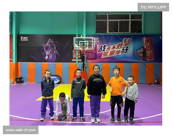 社会篮球培训机构与学校合作，提供专业篮球指导补充教育资源